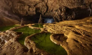 nguom-ngao-cave